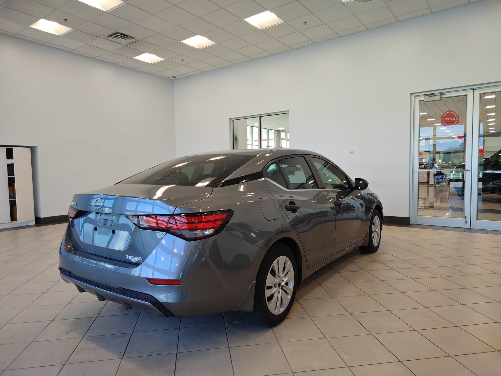 Used 2024 Nissan Sentra S FWD image 3