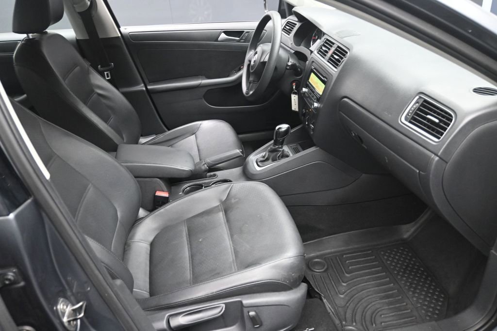 Used 2014 Volkswagen Jetta SE FWD image 27