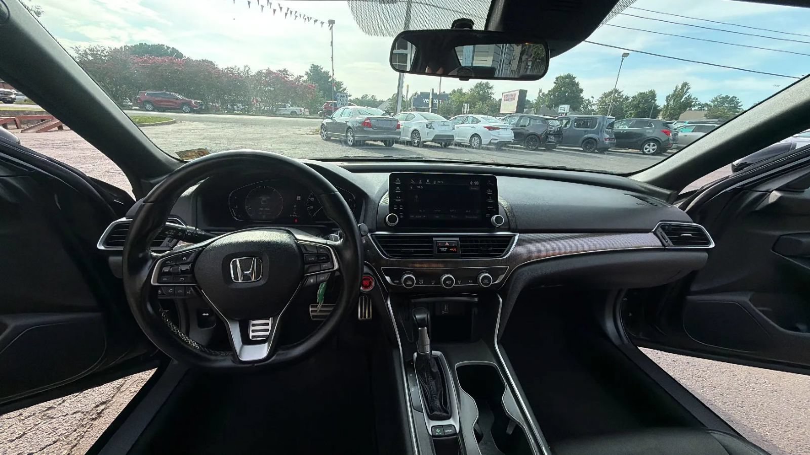 Used 2018 Honda Accord Sport image 15