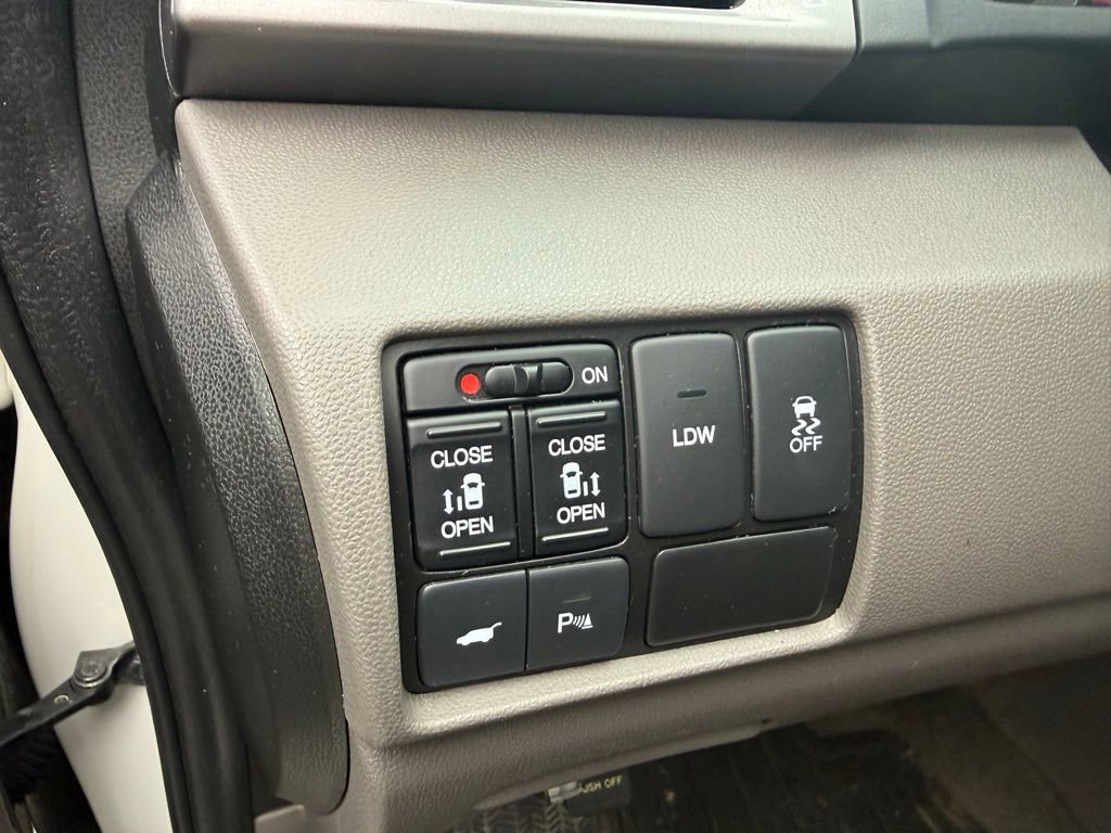 Used 2016 Honda Odyssey Touring image 8