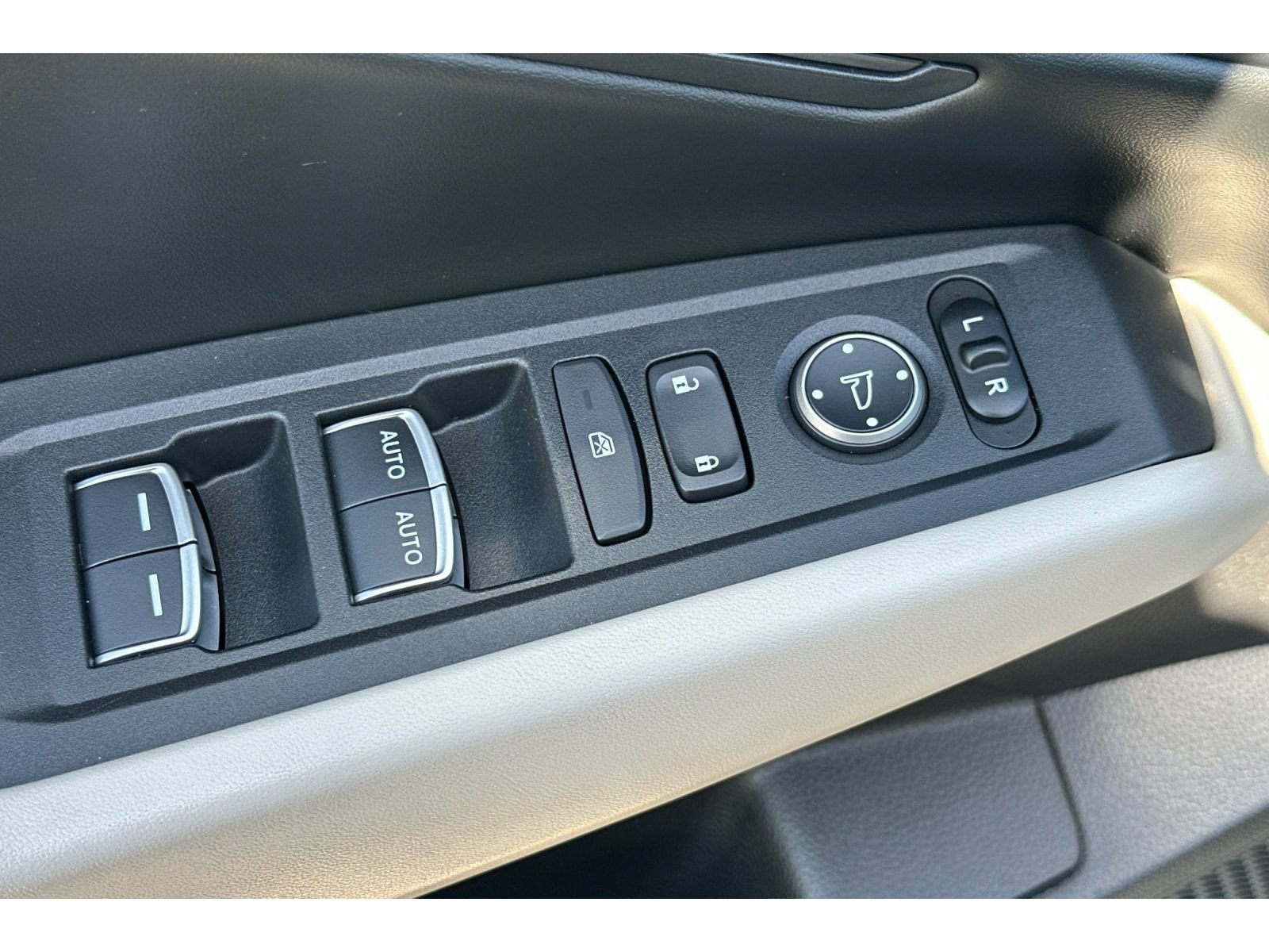 Used 2024 Honda Accord EX image 12