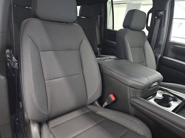 Used 2025 Chevrolet Suburban LS image 13