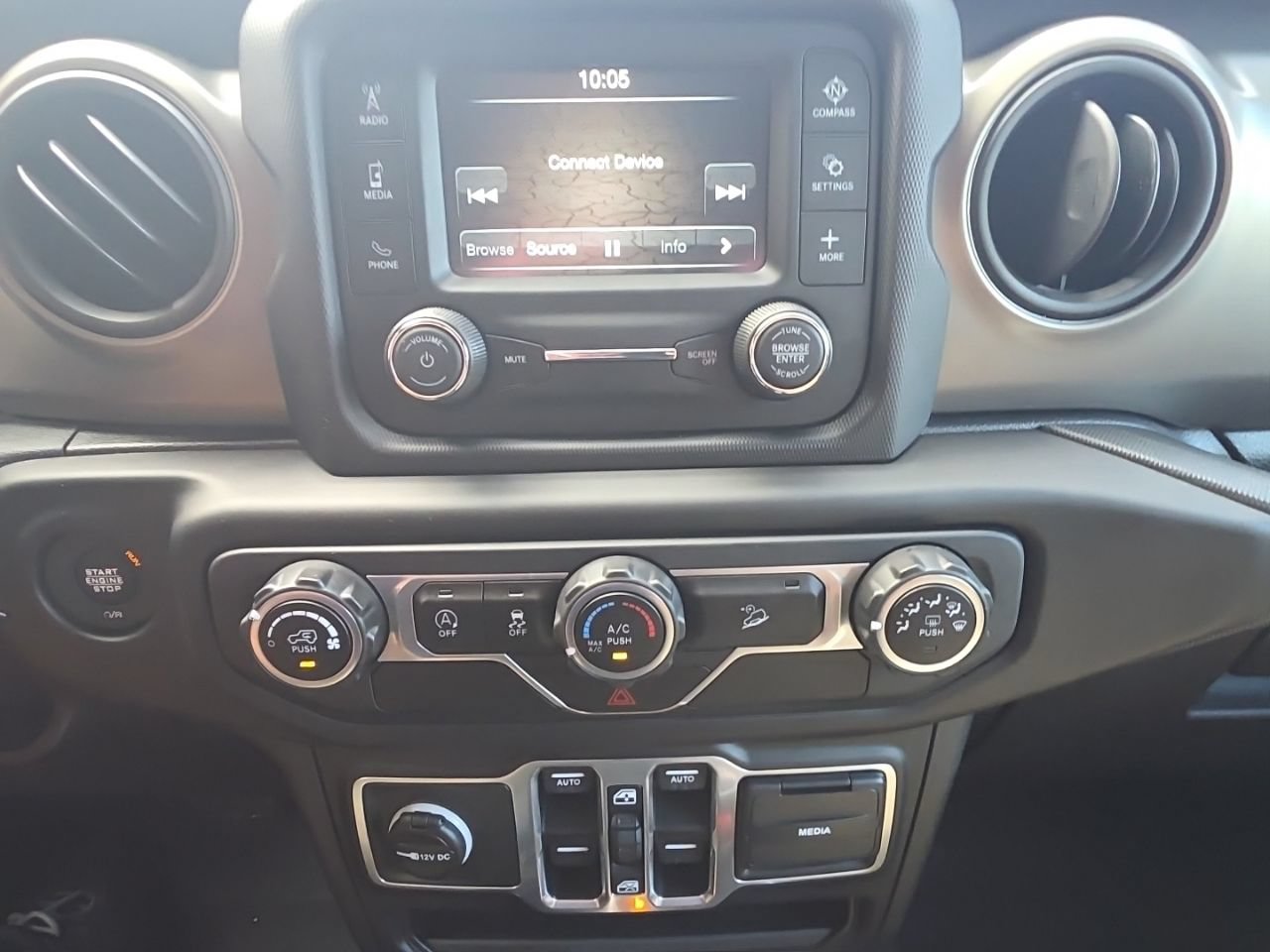 Used 2018 Jeep Wrangler Unlimited Sport S AWD/4WD image 20