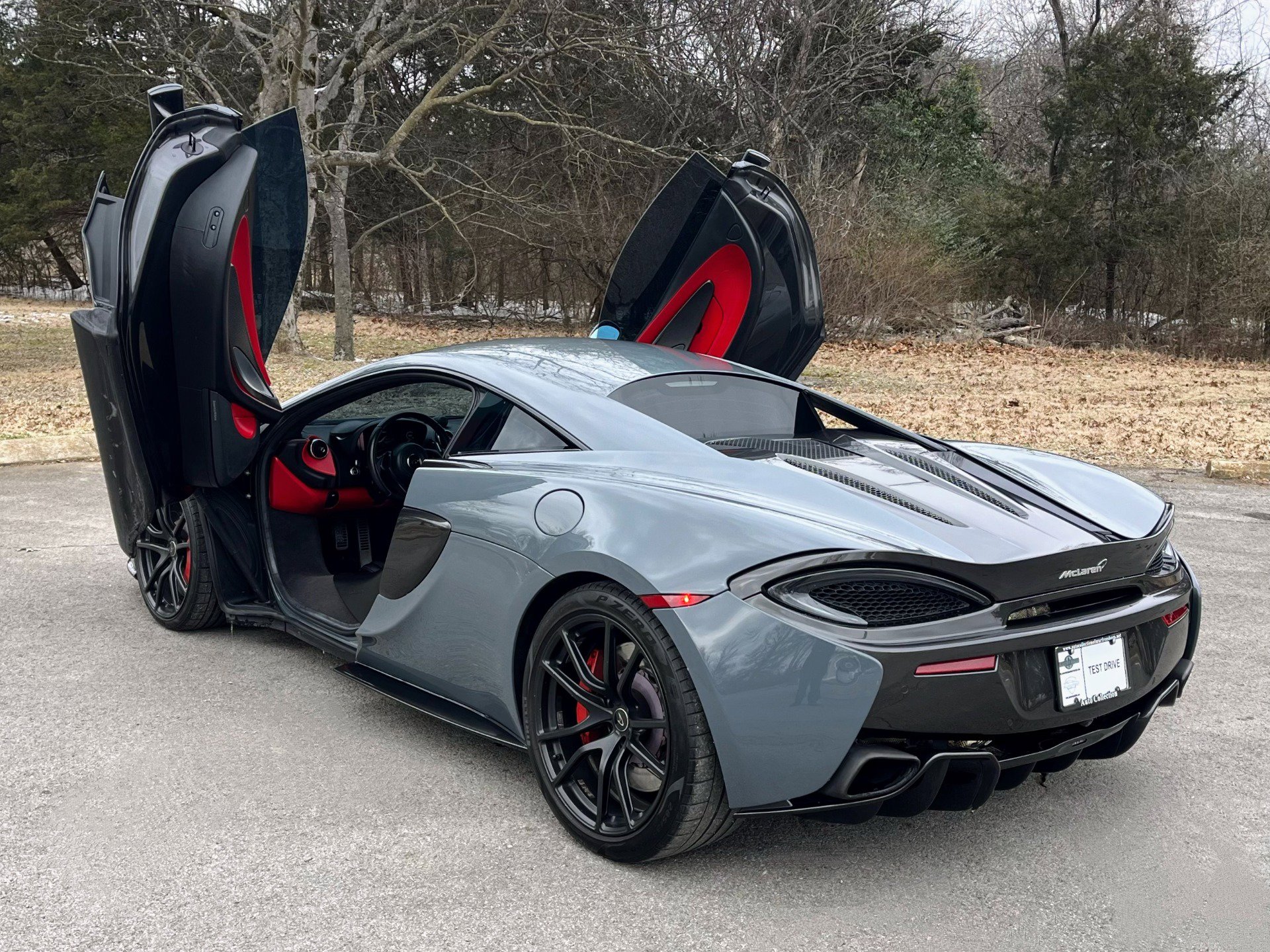 Used 2016 McLaren 570S Coupe image 4