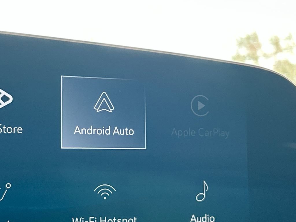 Used 2025 Cadillac XT4 Premium Luxury FWD image 25