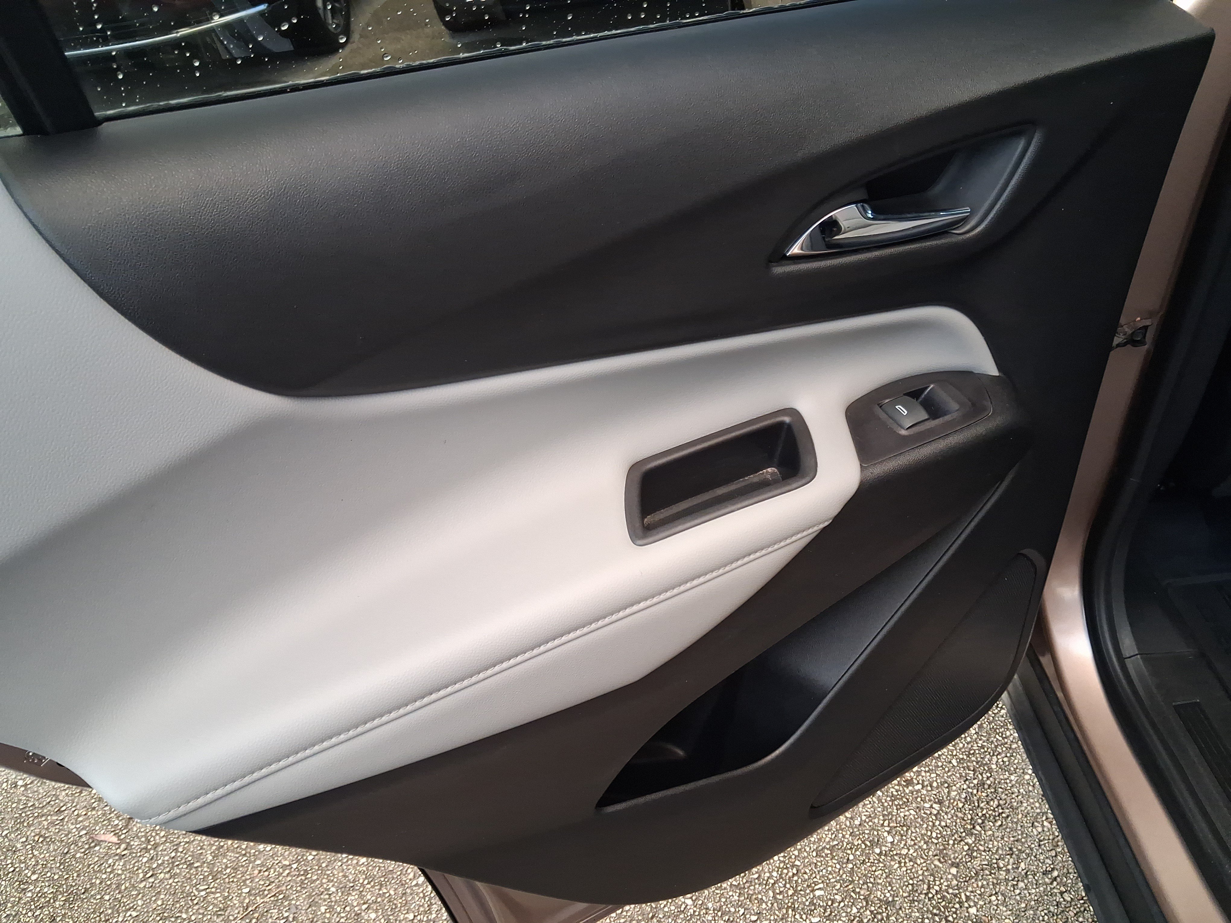 Used 2019 Chevrolet Equinox Premier FWD image 9