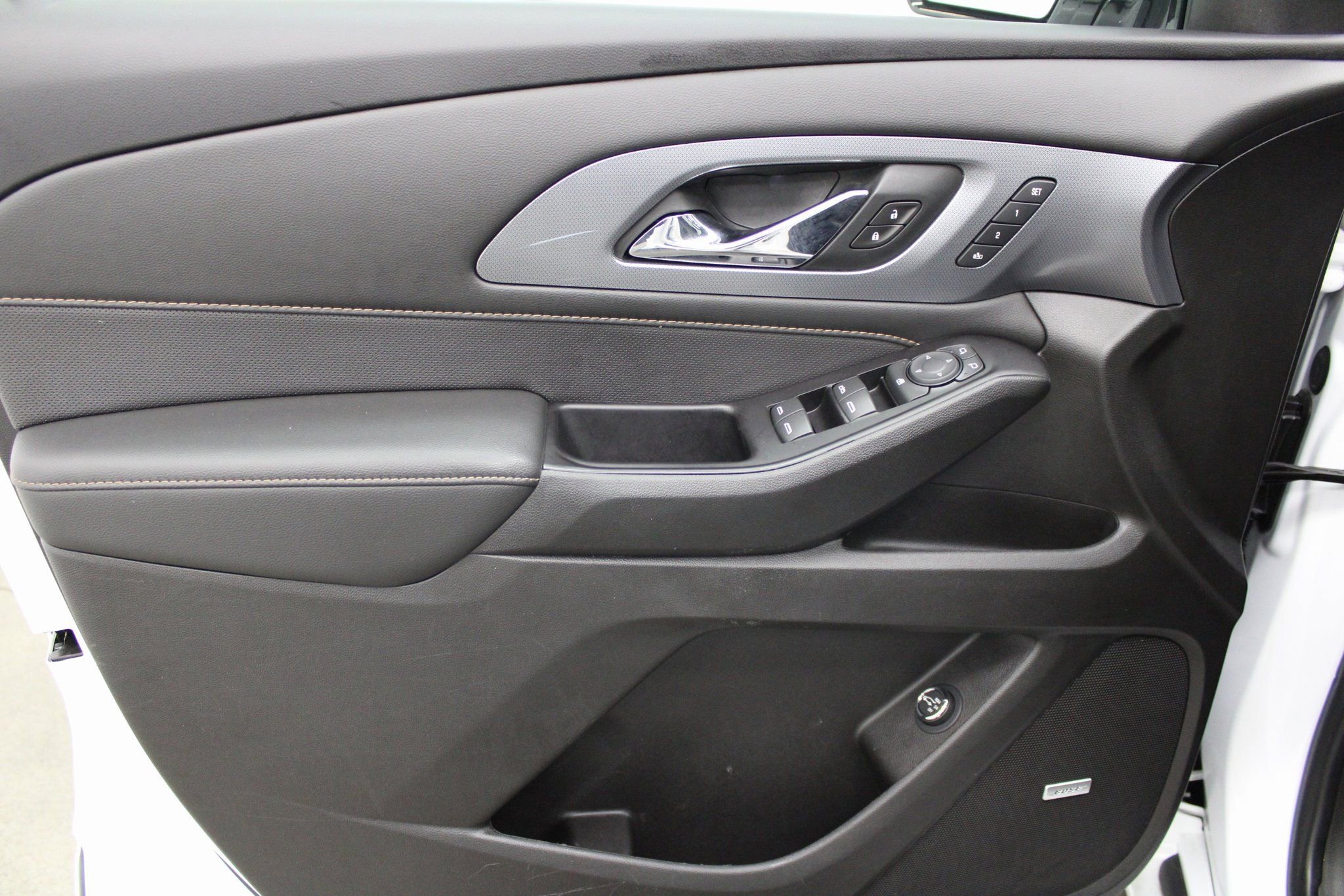 Used 2020 Chevrolet Traverse Premier w/ LPO, Blackout Package image 13