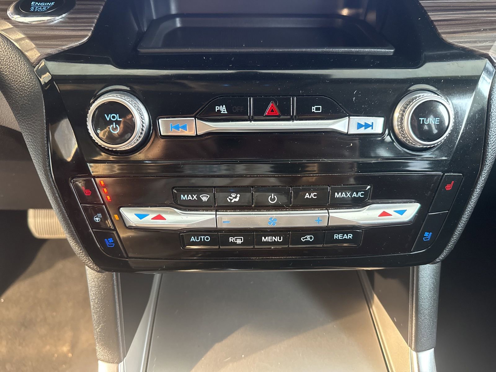 Used 2023 Ford Explorer Limited w/ Equipment Group 301A image 33