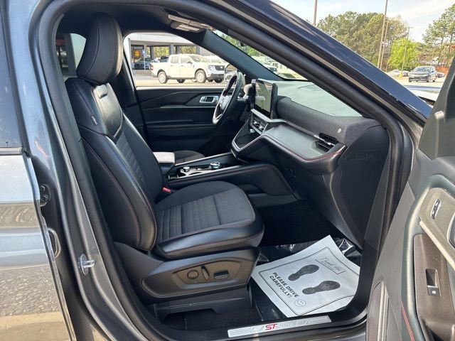 Certified 2025 Ford Explorer ST-Line AWD/4WD image 21