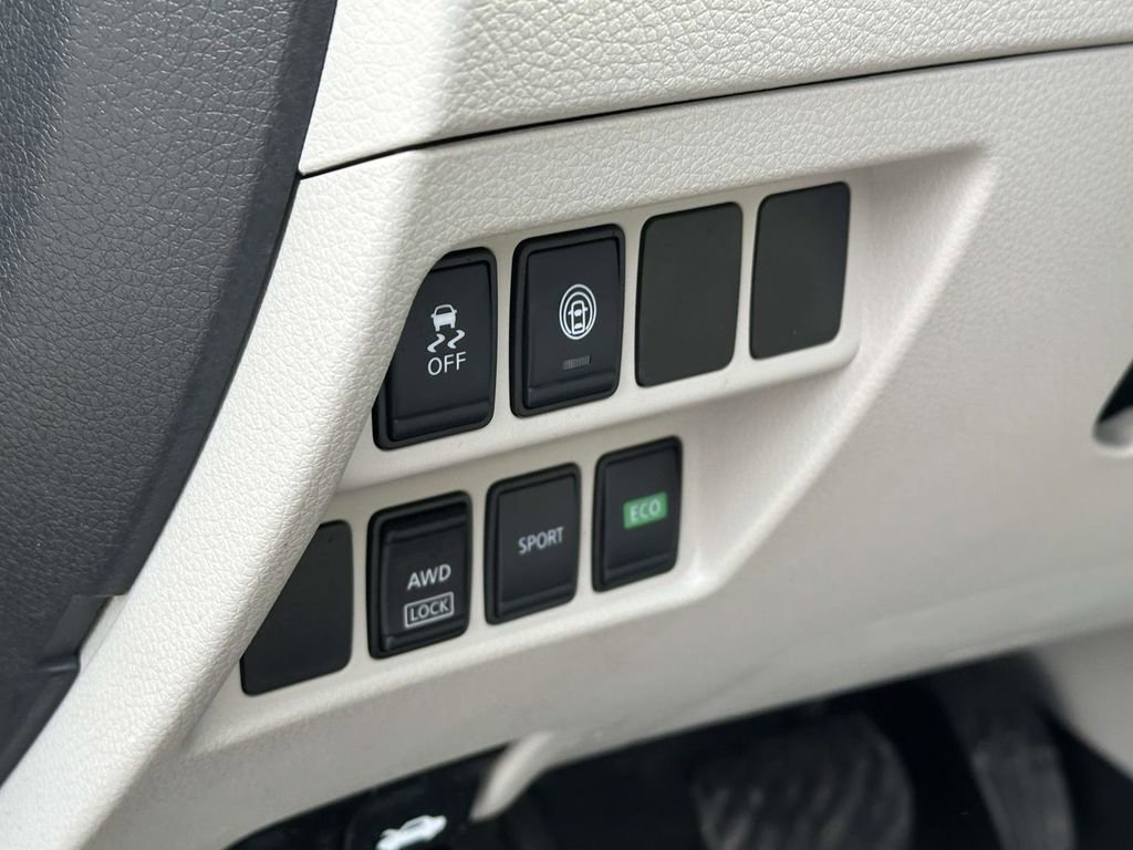 Used 2020 Nissan Rogue Sport SV AWD/4WD image 19
