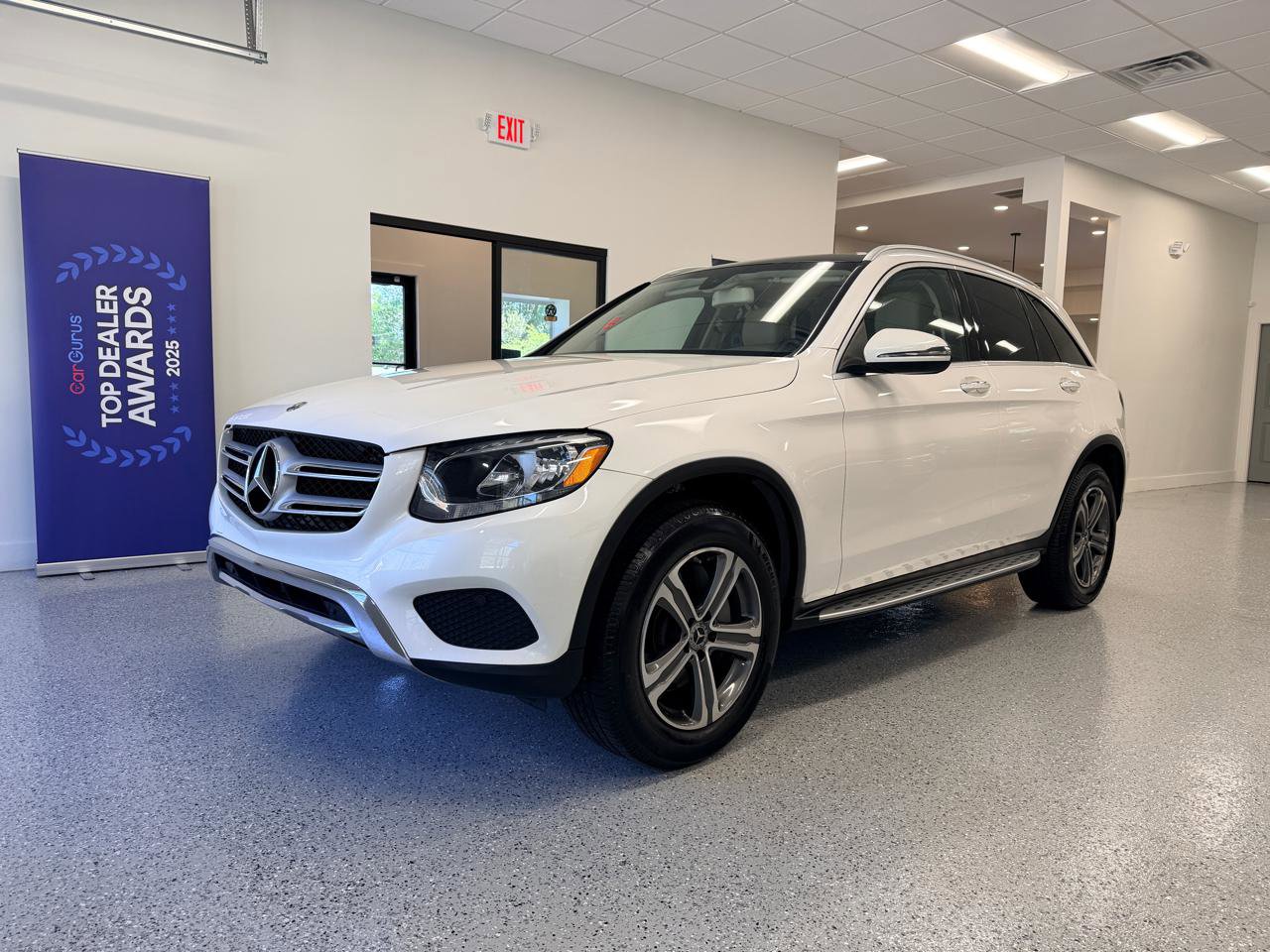 Used 2019 Mercedes-Benz GLC 300 image 4