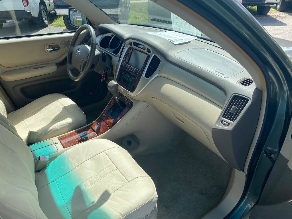 Used 2005 Toyota Highlander Limited w/ Leather Trim Pkg AWD/4WD image 22