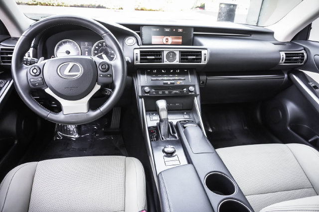 Used 2014 Lexus IS 250 w/ Navigation Package RWD image 18