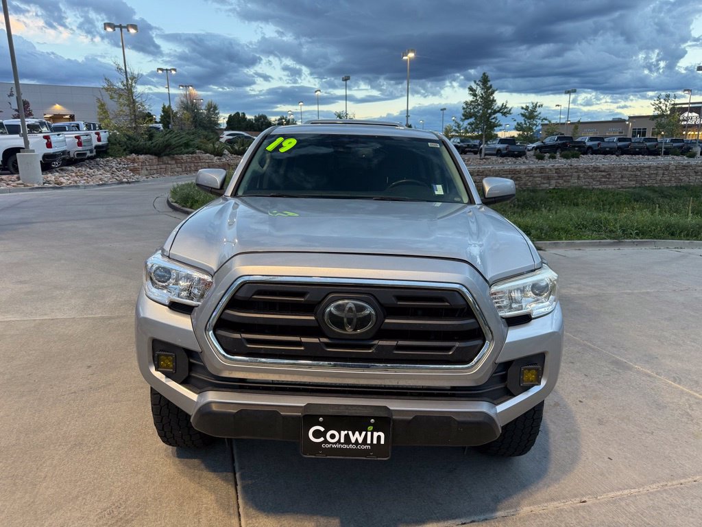 Used 2019 Toyota Tacoma SR5 AWD/4WD image 2