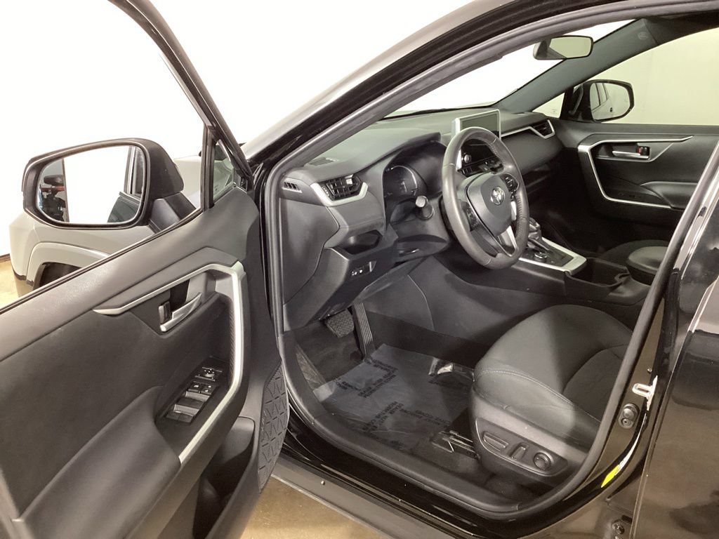 Used 2023 Toyota RAV4 SE AWD/4WD image 11