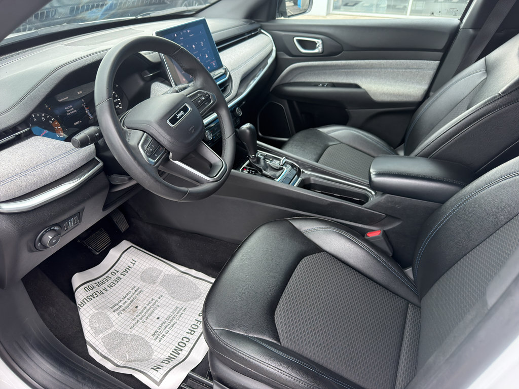Used 2024 Jeep Compass Latitude AWD/4WD image 13