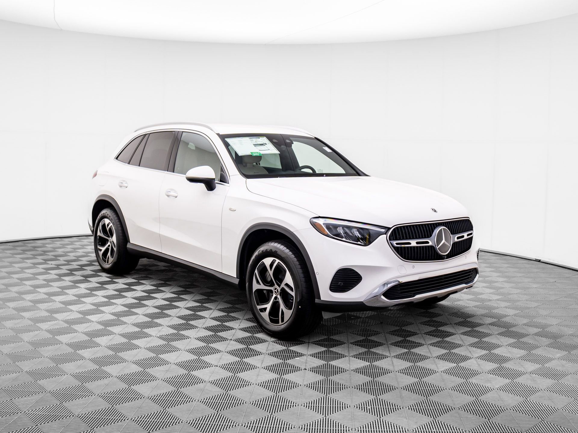 New 2025 Mercedes-Benz GLC 350e 4MATIC image 7