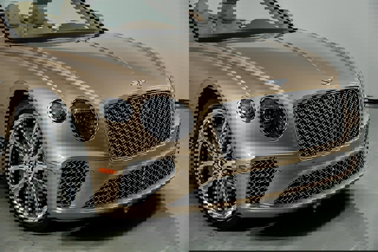 Used 2021 Bentley Continental GT image 3