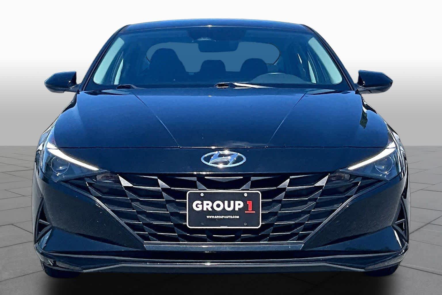 Used 2023 Hyundai Elantra SEL w/ Cargo Package FWD image 4