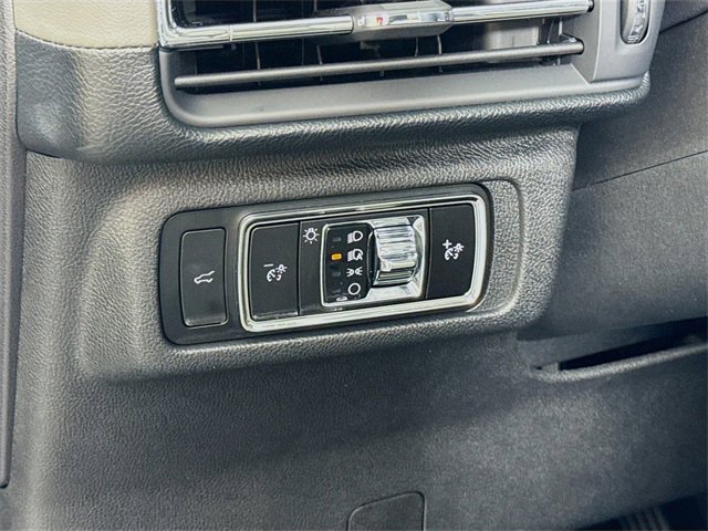 Used 2025 Lincoln Corsair Reserve w/ Equipment Group 202A image 15