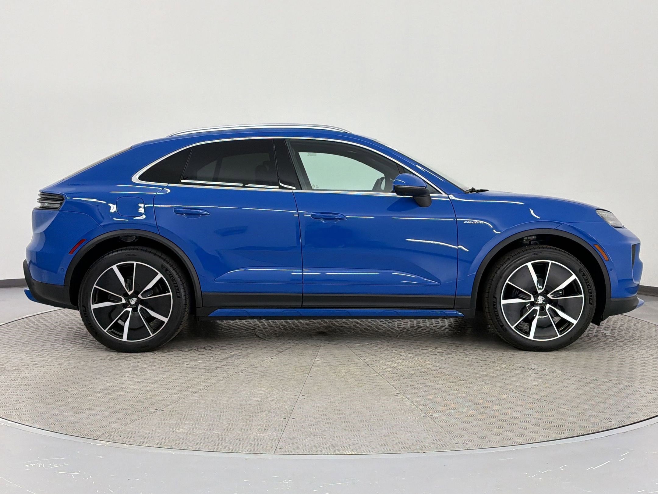 New 2026 Porsche Macan Electric RWD image 8