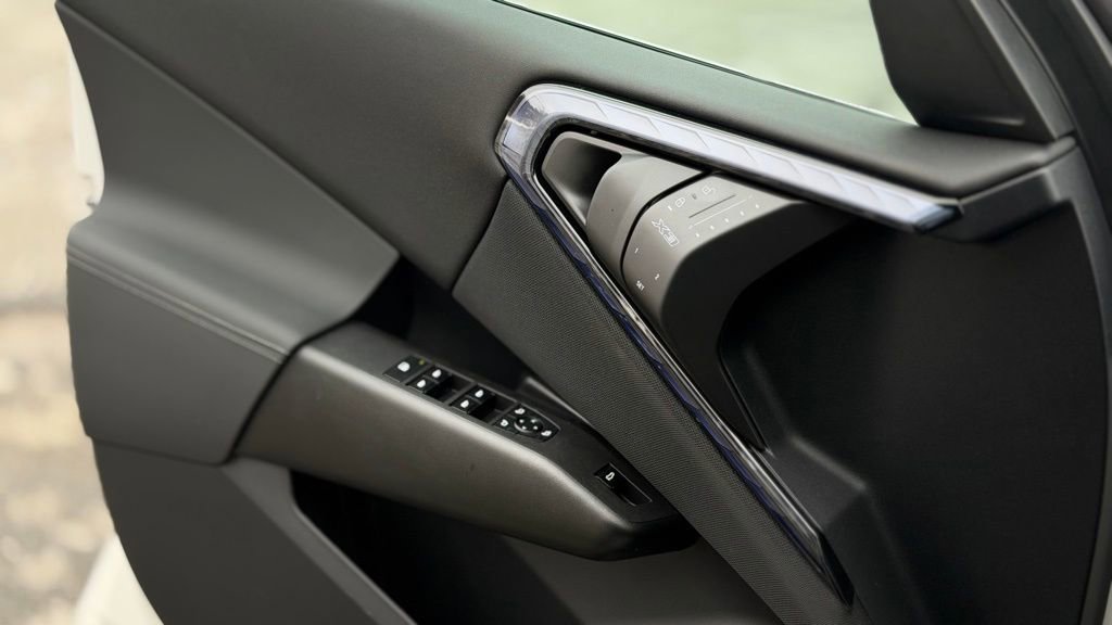 Certified 2025 BMW X3 xDrive30i w/ Premium Package image 18