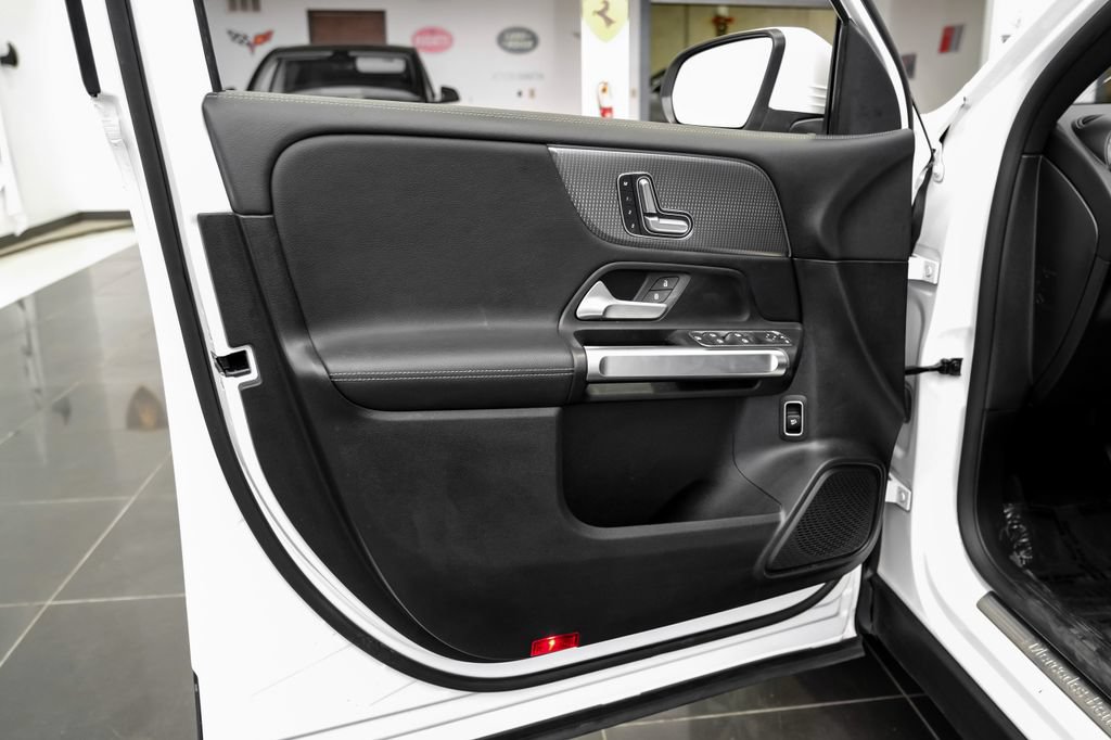 Used 2021 Mercedes-Benz GLB 250 w/ Premium Package image 46