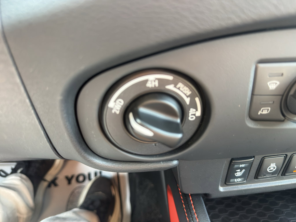 Used 2023 Nissan Frontier PRO-4X w/ Pro-4X Premium Package image 27