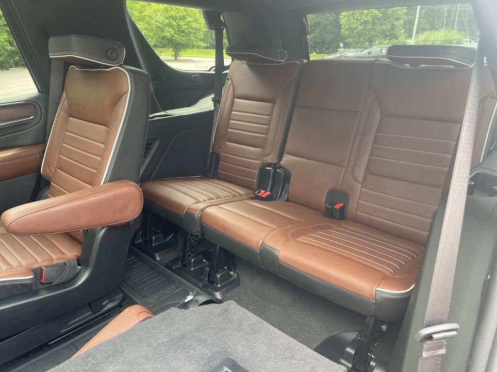 Used 2024 GMC Yukon Denali Ultimate AWD/4WD image 29