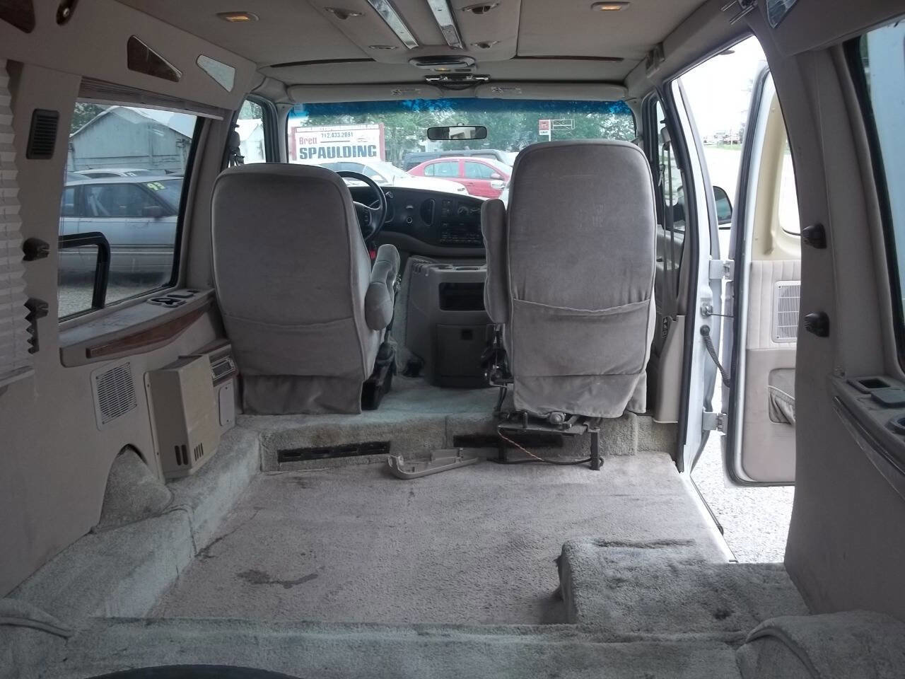 Used 2001 Ford E-150 and Econoline 150 RWD image 13