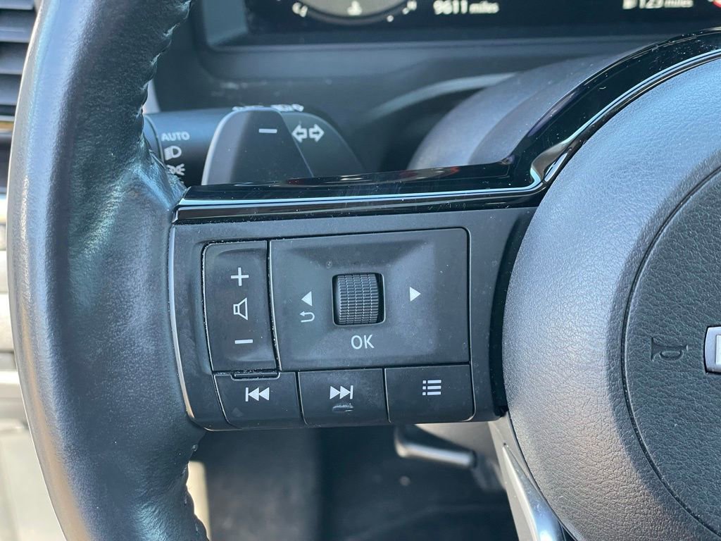 Certified 2023 Nissan Rogue Platinum w/ Platinum Premium Package AWD/4WD image 17