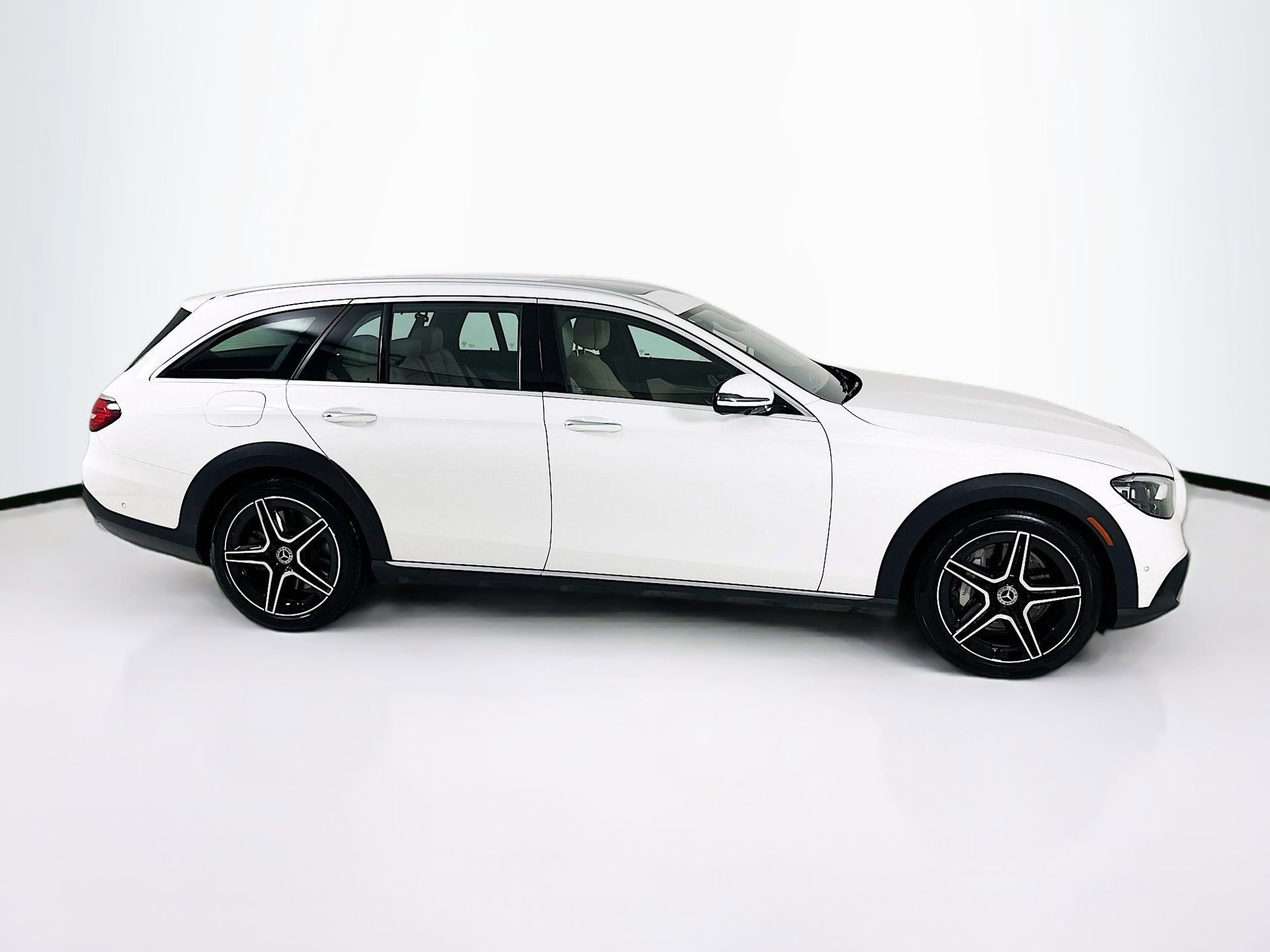 Certified 2022 Mercedes-Benz E 450 4MATIC All-Terrain Wagon image 9