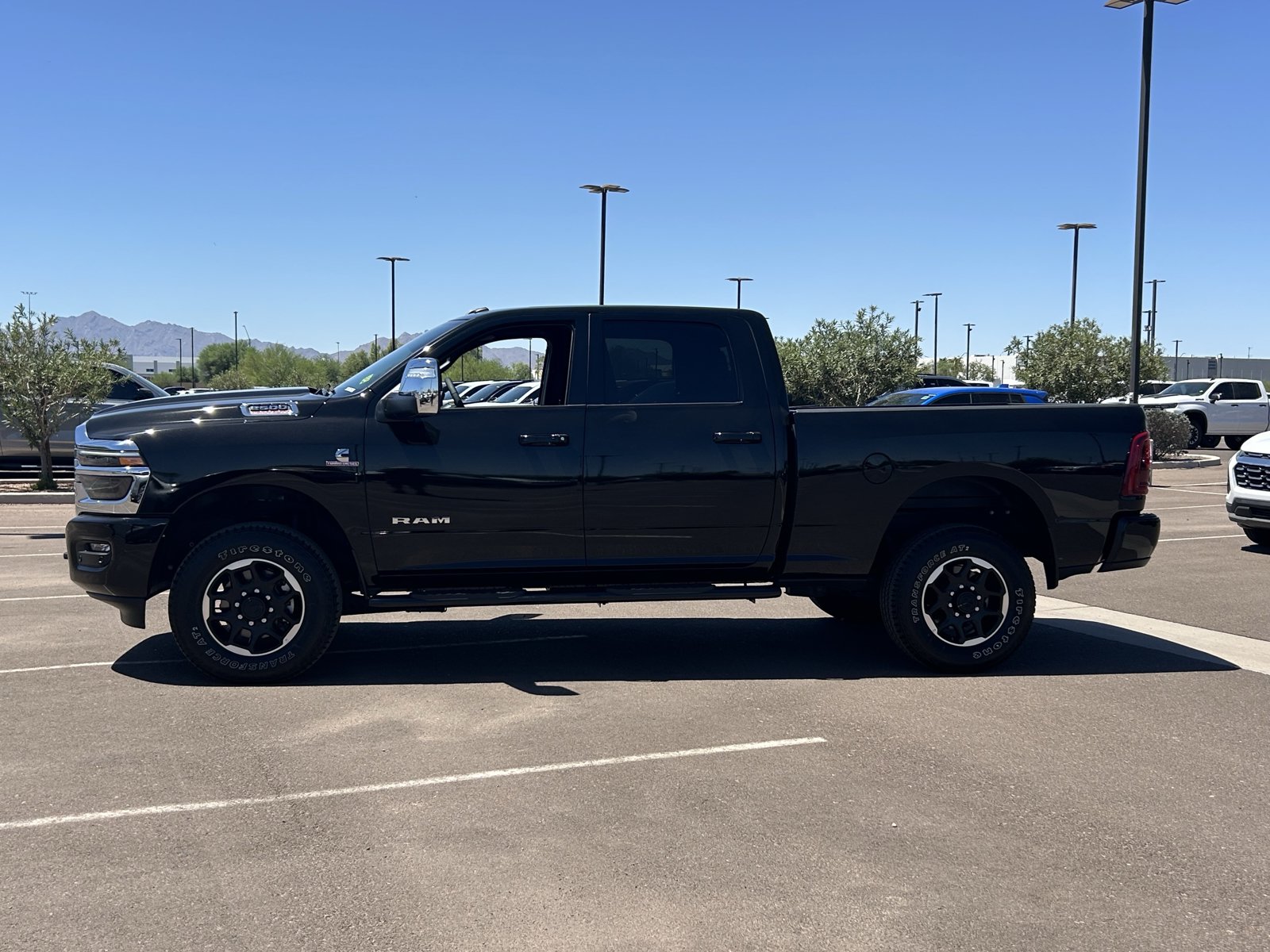 Used 2025 RAM 2500 Laramie AWD/4WD image 2