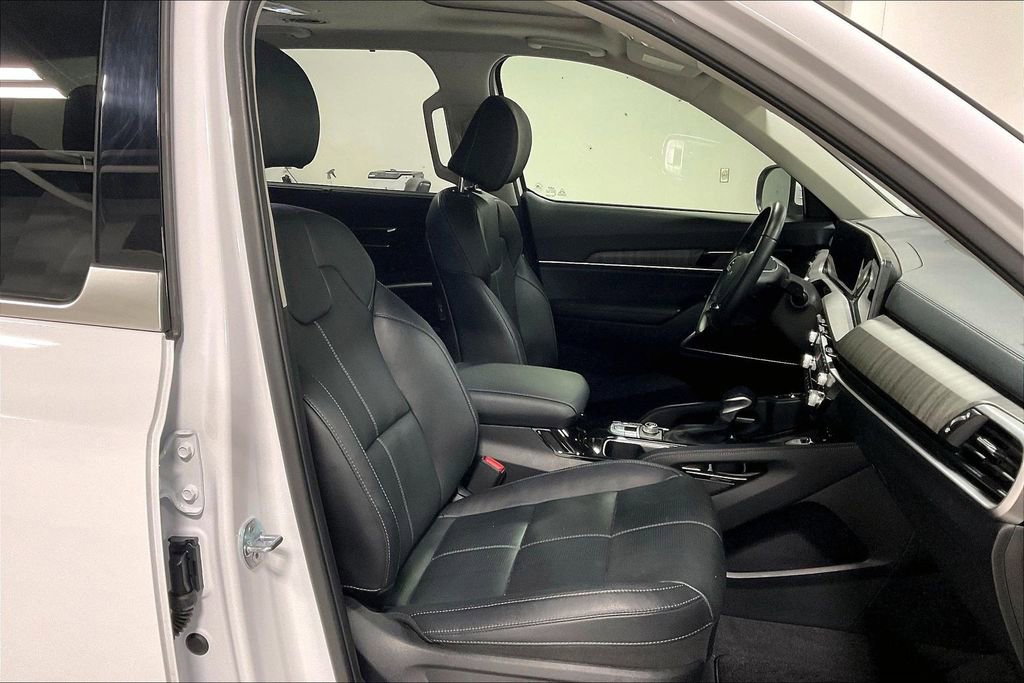 Used 2024 Kia Telluride EX image 10