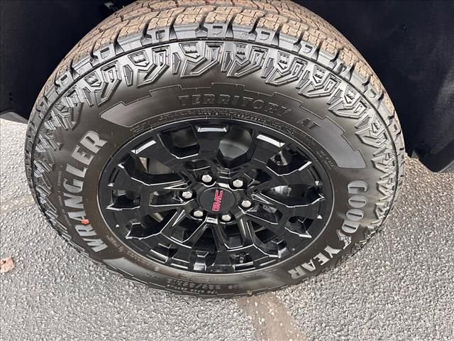 New 2026 GMC Canyon Elevation w/ Convenience Package image 15