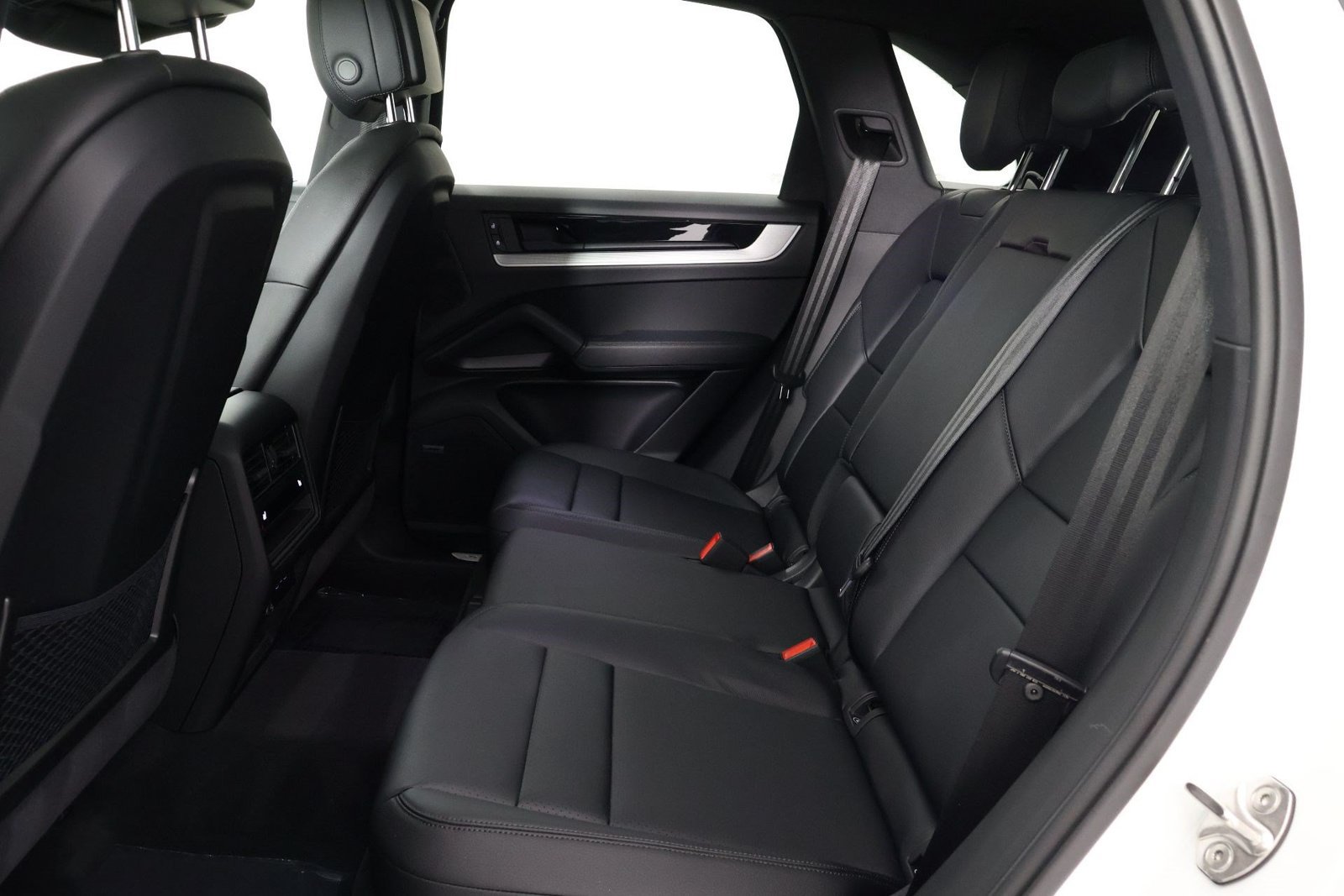 Certified 2026 Porsche Cayenne AWD/4WD image 33