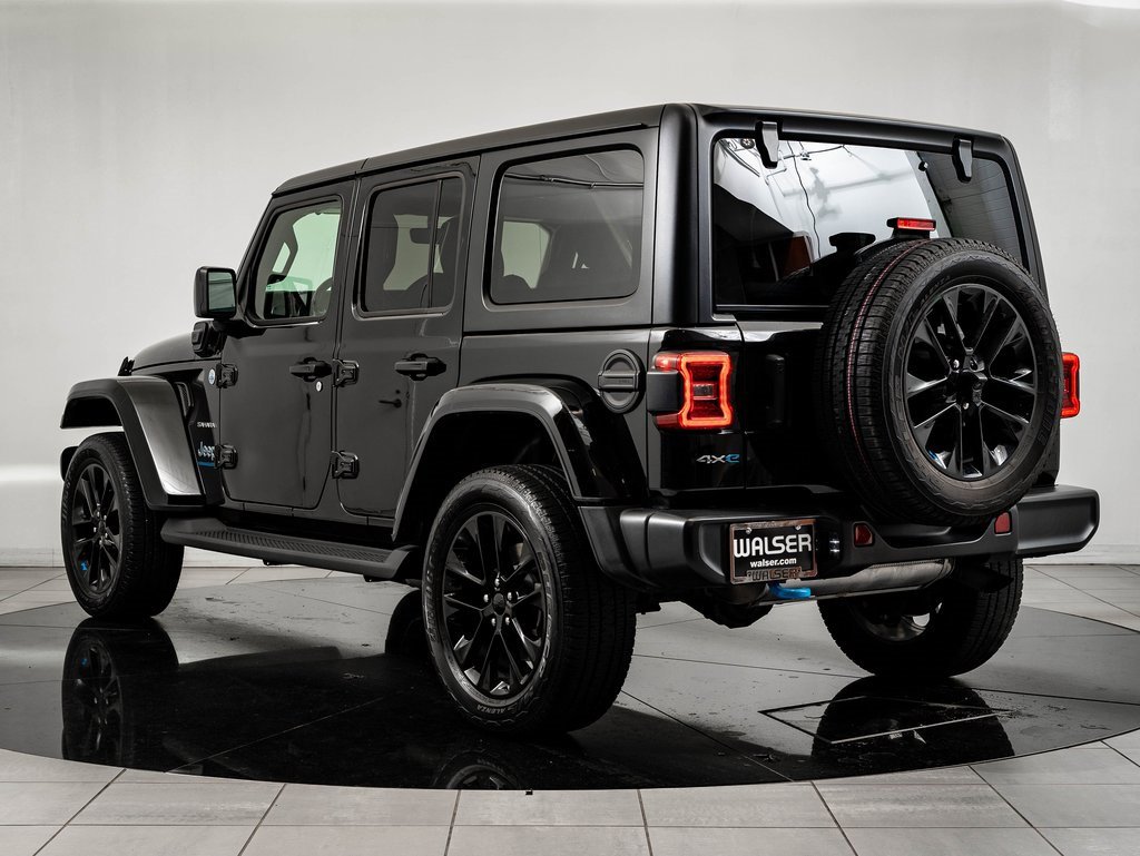 Used 2023 Jeep Wrangler Unlimited Sahara w/ Cold Weather Group image 6
