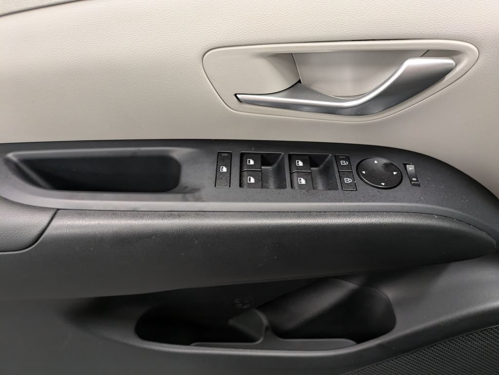 Certified 2025 Hyundai Tucson SEL AWD/4WD image 9
