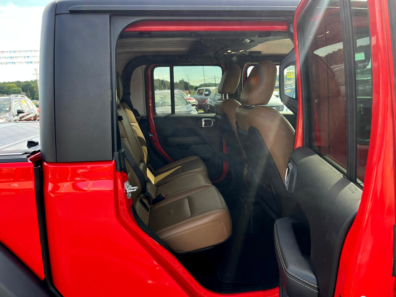 Used 2021 Jeep Gladiator Rubicon w/ Uconnect 4C Nav & Sound Group image 23