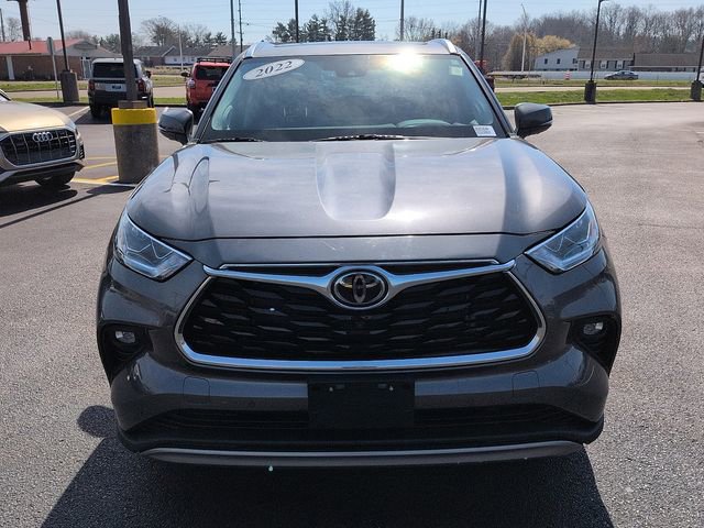 Used 2022 Toyota Highlander Platinum image 2