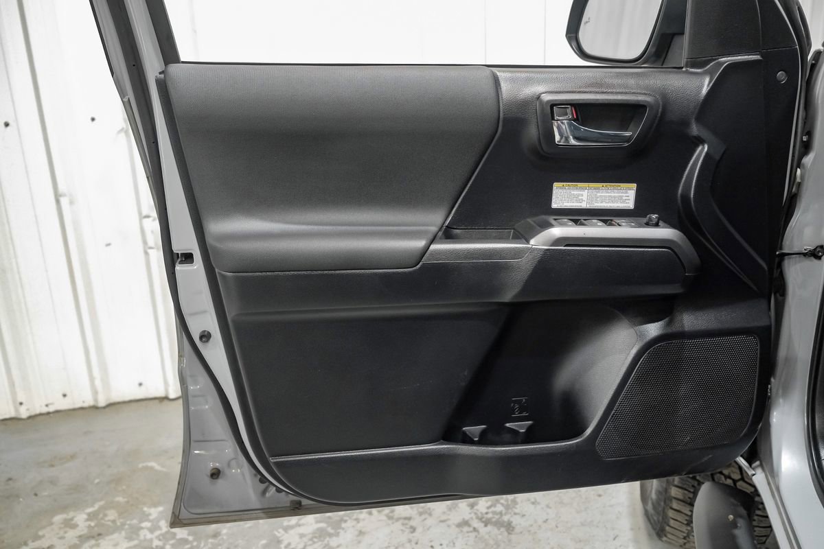 Used 2020 Toyota Tacoma TRD Off-Road w/ Advanced Technology Package image 39