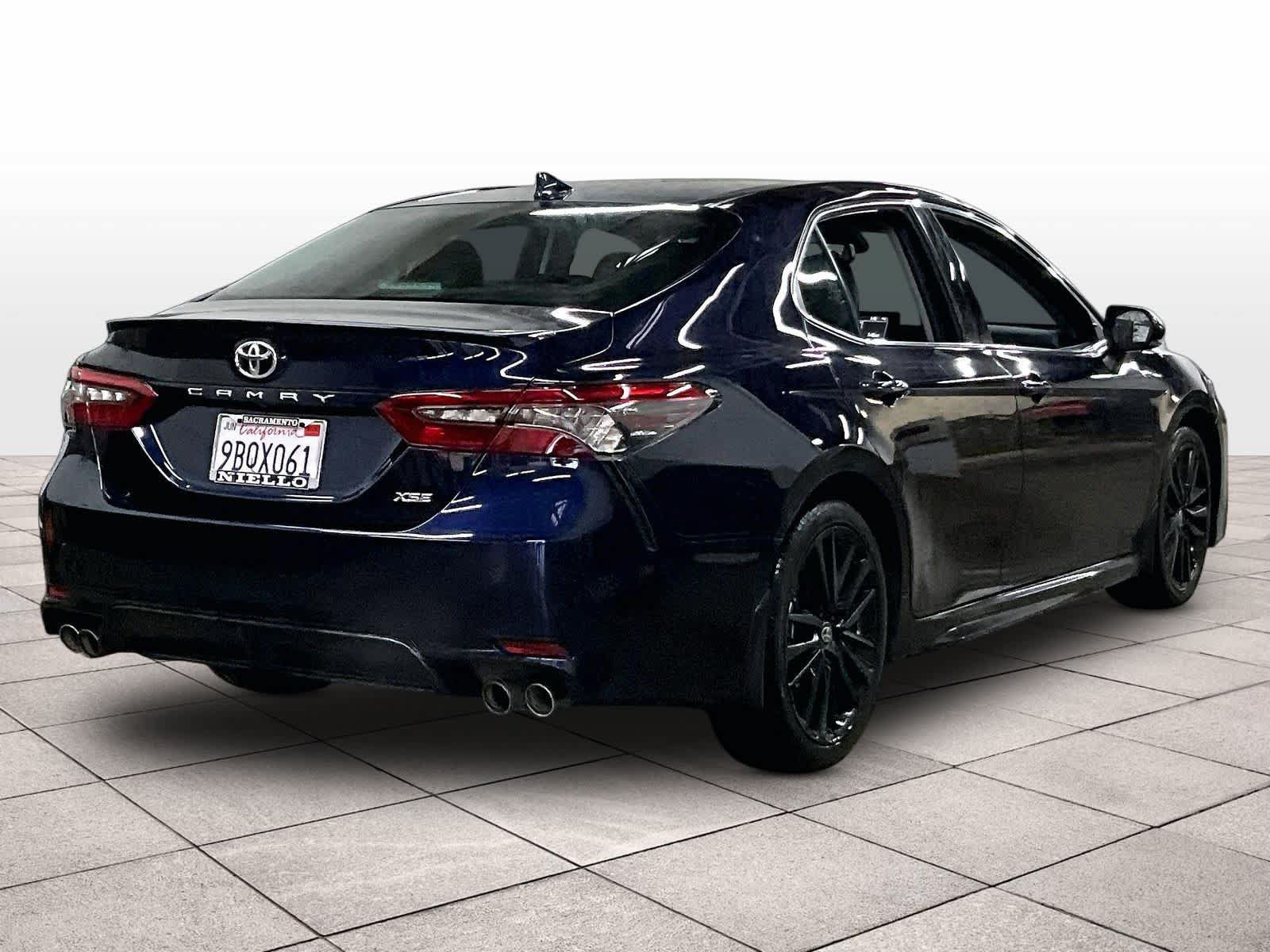 Used 2022 Toyota Camry XSE FWD image 15