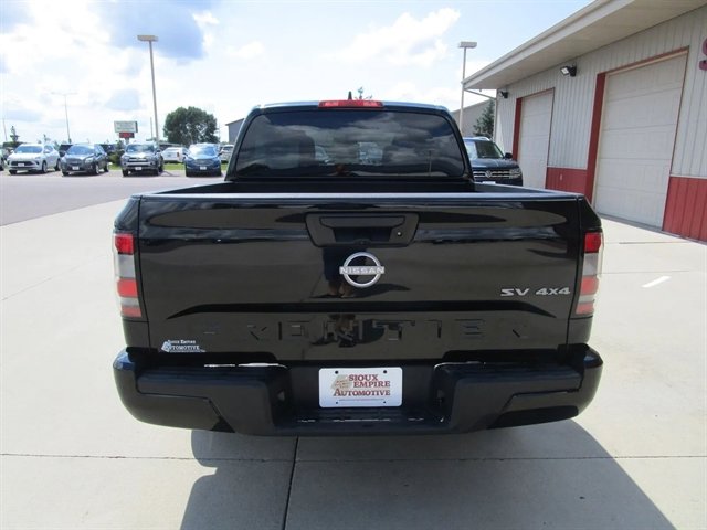 Used 2023 Nissan Frontier SV image 8
