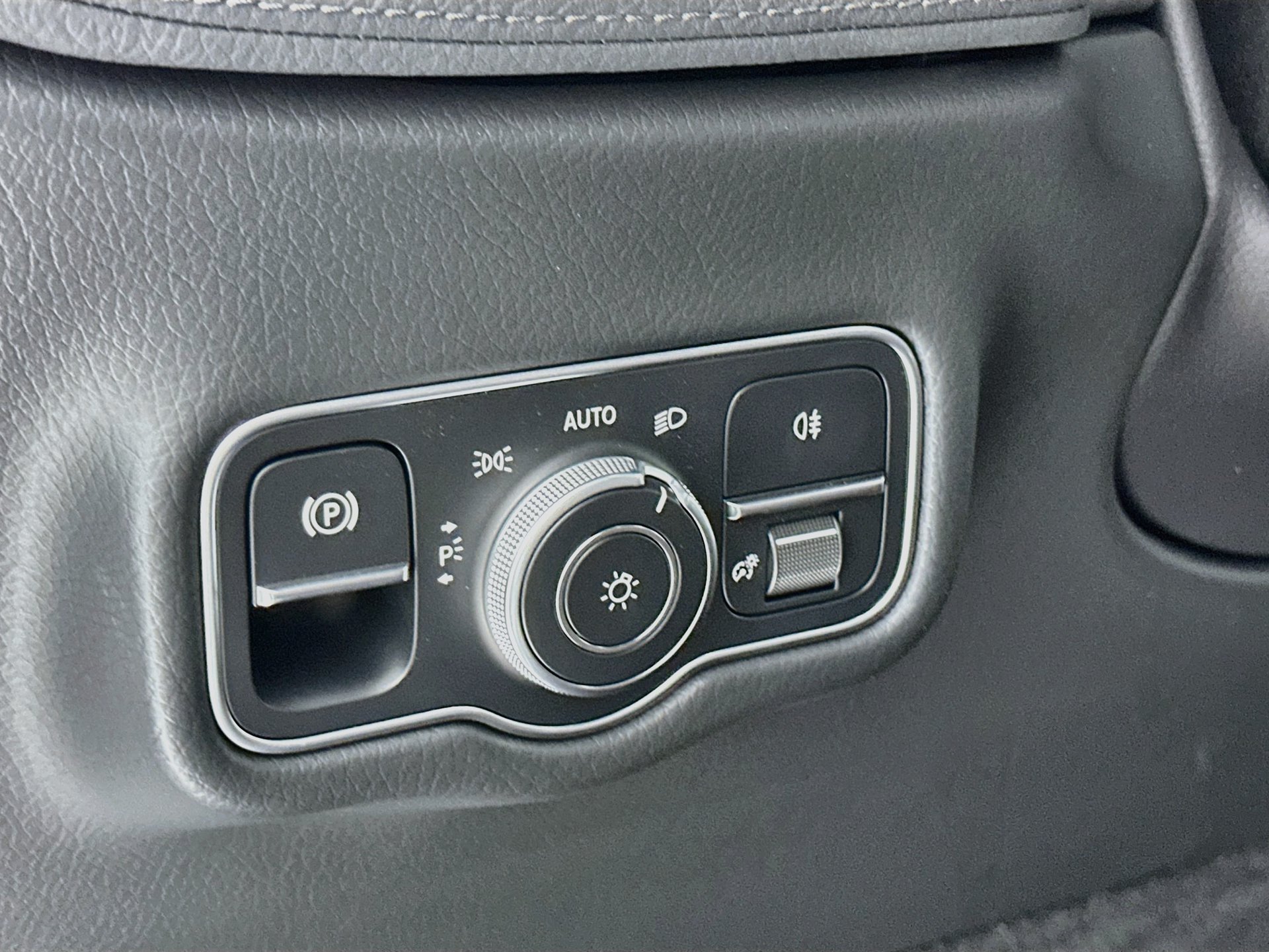New 2027 Mercedes-Benz G 63 AMG 4MATIC image 11