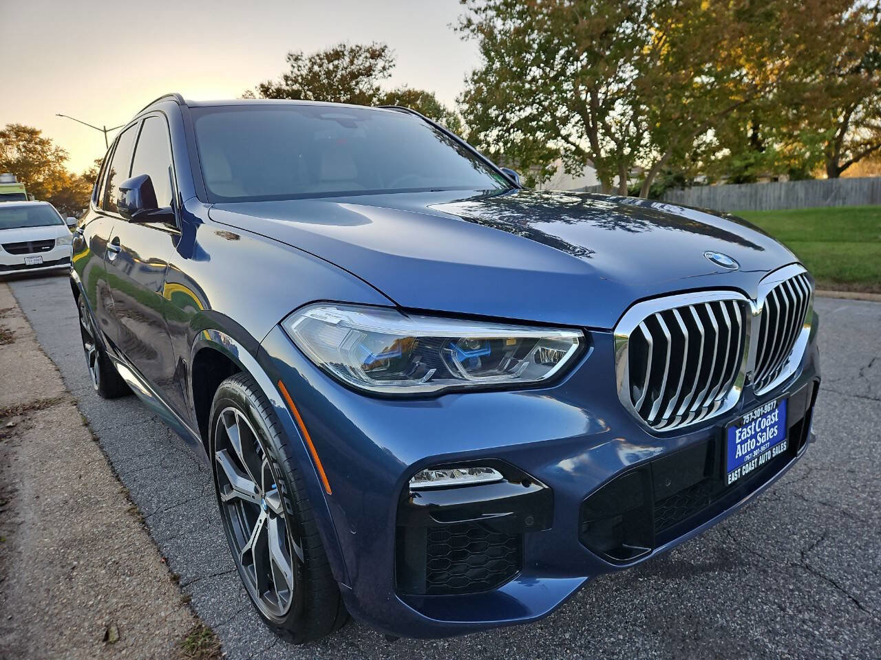 Used 2019 BMW X5 xDrive50i w/ M Sport Package image 8