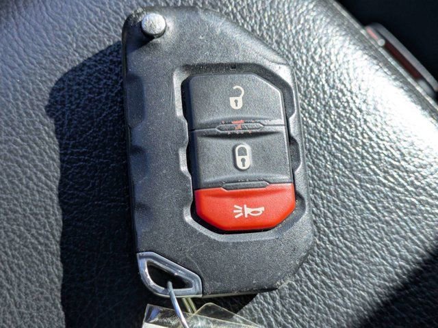 Used 2021 Jeep Gladiator Sport AWD/4WD image 24