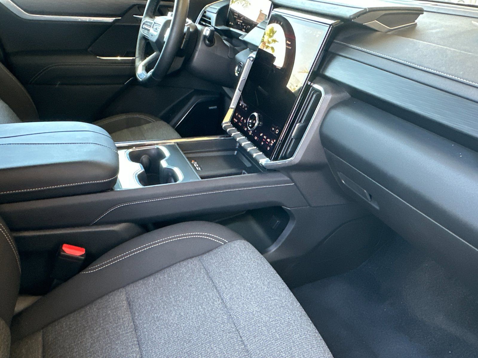 New 2025 GMC Acadia Elevation image 17