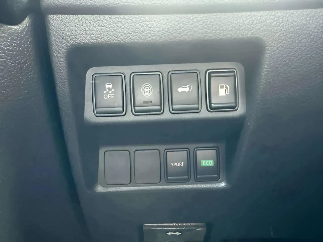 Used 2019 Nissan Rogue SV image 20