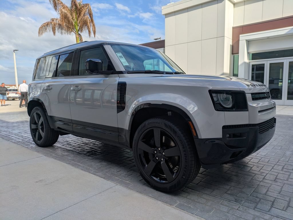 New 2026 Land Rover Defender 110 X-Dynamic SE AWD/4WD image 3