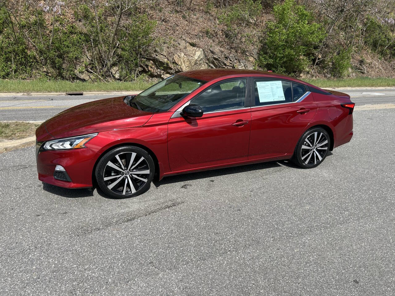 Used 2019 Nissan Altima 2.5 SR FWD image 3